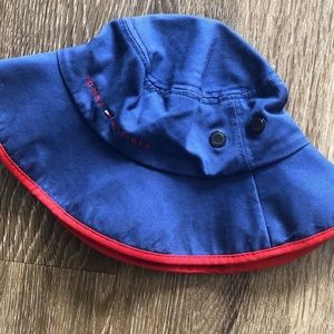 VINTAGE TOMMY HILFIGER BUCKET HAT